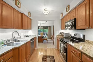 740 Saint Andrews Ln, Crystal Lake, IL 60014 - Photo 5