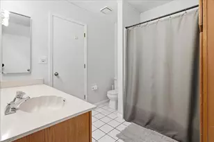 369 Trailside Ct, Carol Stream, IL 60188 - Photo 17