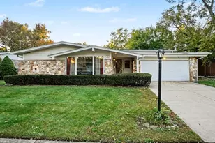 440 N Arizona Ave, Glenwood, IL 60425 - Photo 1