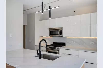 8 E Randolph Street #2105, Chicago, IL 60601 - Photo 7