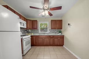 17550 Winston Ct, Country Club Hills, IL 60478 - Photo 11