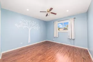 9135 Hollyberry Ave, Des Plaines, IL 60016 - Photo 15