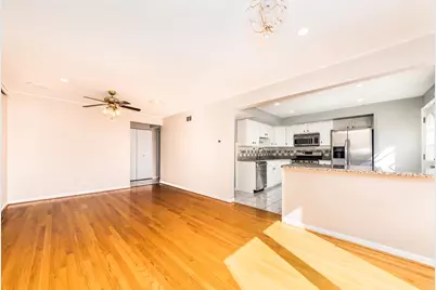 9135 Hollyberry Avenue, Des Plaines, IL 60016 - Photo 7
