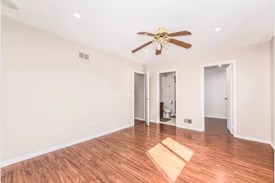 9135 Hollyberry Avenue, Des Plaines, IL 60016 - Photo 19
