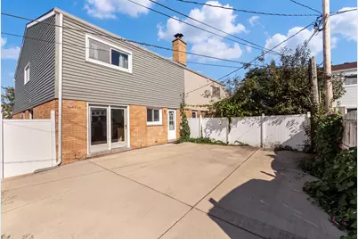 9135 Hollyberry Avenue, Des Plaines, IL 60016 - Photo 27