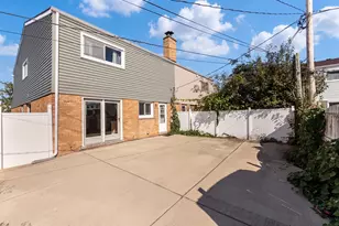 9135 Hollyberry Ave, Des Plaines, IL 60016 - Photo 27