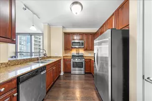 420 E Waterside Dr, Chicago, IL 60601 - Photo 9
