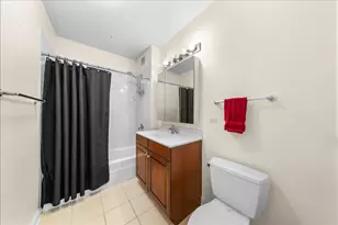 420 E Waterside Dr, Chicago, IL 60601 - Photo 19