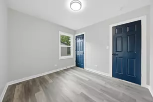 21727 Clyde Ave, Sauk Village, IL 60411 - Photo 9