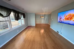 4735 Grove St, Skokie, IL 60076 - Photo 9