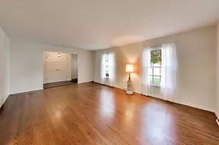 1535 N Haddow Ave, Arlington Heights, IL 60004 - Photo 3