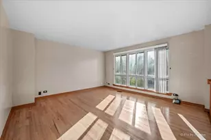 231 Briarwood Dr, Elgin, IL 60120 - Photo 5