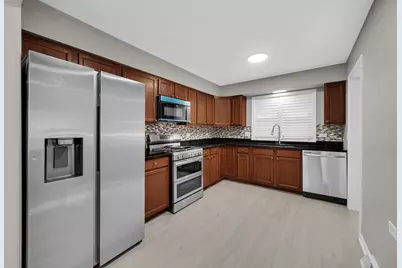 1007 Cedar Avenue, Elgin, IL 60120 - Photo 7