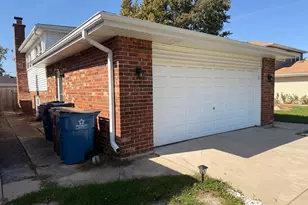 9336 Moody Ave, Oak Lawn, IL 60453 - Photo 3