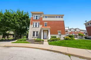 2112 S Crambourne Way, Arlington Heights, IL 60005 - Photo 1