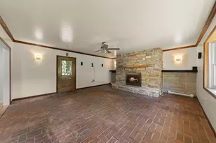 7101 Edgebrook Ln, Hanover Park, IL 60133 - Photo 13