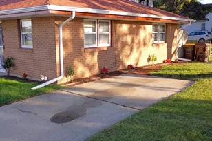 1618 Fulton Ave, Rockford, IL 61103 - Photo 3