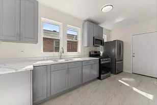 8950 S Lowe Ave, Chicago, IL 60620 - Photo 13