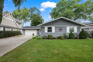 419 S Phelps Ave, Arlington Heights, IL 60004 - Photo 1