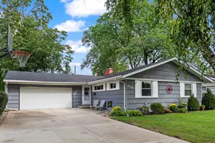 419 S Phelps Ave, Arlington Heights, IL 60004 - Photo 1