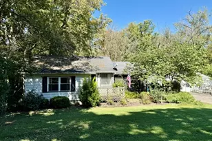 389 N 2629th Rd, Oglesby, IL 61348 - Photo 1