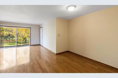 9400 Bay Colony Drive #2W, Des Plaines, IL 60016 - Photo 5
