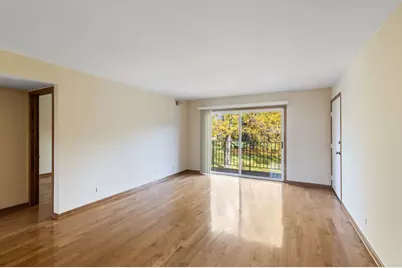 9400 Bay Colony Drive #2W, Des Plaines, IL 60016 - Photo 3
