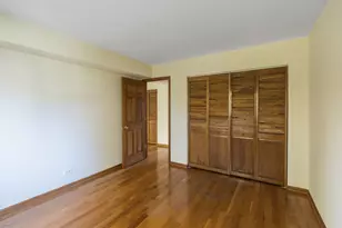 9400 Bay Colony Dr, Des Plaines, IL 60016 - Photo 9
