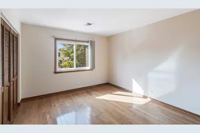 9400 Bay Colony Drive #2W, Des Plaines, IL 60016 - Photo 11