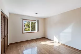9400 Bay Colony Dr, Des Plaines, IL 60016 - Photo 11