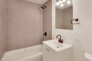 10360 Michael Todd Terrace, Glenview, IL 60025 - Photo 7