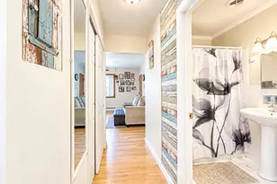 7019 N Ridge Blvd, Chicago, IL 60645 - Photo 11