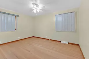 1528 N 21st Ave, Melrose Park, IL 60160 - Photo 17