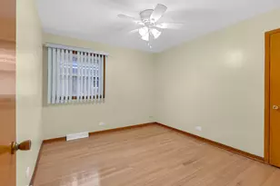 1528 N 21st Ave, Melrose Park, IL 60160 - Photo 21