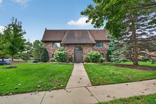 177 Uteg St, Crystal Lake, IL 60014 - Photo 1