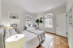 222 E Chestnut St, Chicago, IL 60611 - Photo 9