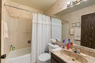 215 Brookston Dr, Schaumburg, IL 60193 - Photo 17