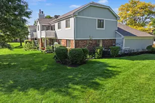 215 Brookston Dr, Schaumburg, IL 60193 - Photo 21