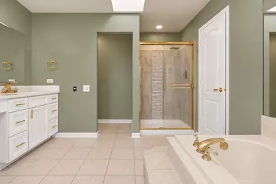 192 W Fox Hill Drive, Buffalo Grove, IL 60089 - Photo 23