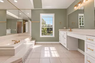 192 W Fox Hill Dr, Buffalo Grove, IL 60089 - Photo 21