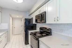 1230 N Knollwood Dr, Palatine, IL 60067 - Photo 9