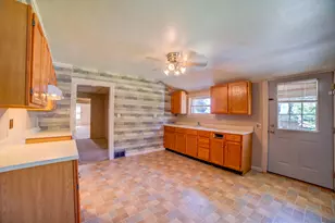 436 E Cherry St, Watseka, IL 60970 - Photo 13