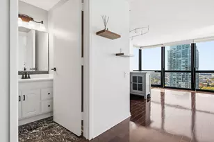 1122 N Clark St, Chicago, IL 60610 - Photo 13