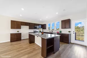 212 Mountain Interval Rd, Schaumburg, IL 60193 - Photo 5