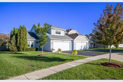1452 S Pembroke Drive, South Elgin, IL 60177 - Photo 1