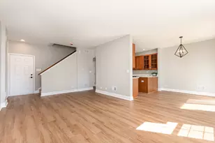 206 Barrett Dr, Yorkville, IL 60560 - Photo 9