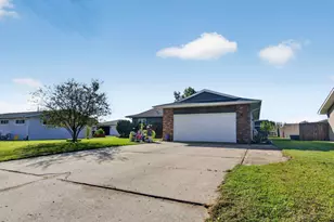 155 W Fox St, Coal City, IL 60416 - Photo 5