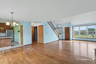 738 Monroe Dr, Lindenhurst, IL 60046 - Photo 7