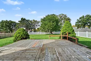 738 Monroe Dr, Lindenhurst, IL 60046 - Photo 17