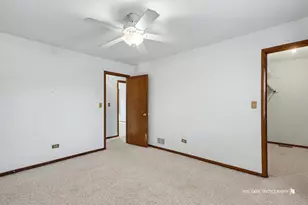 738 Monroe Dr, Lindenhurst, IL 60046 - Photo 13